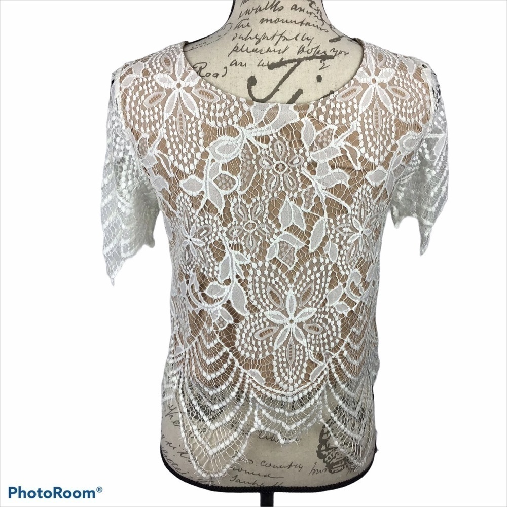 Express Floral Scalloped White Lace Overlay Top Size XS - Picture 2 of 5